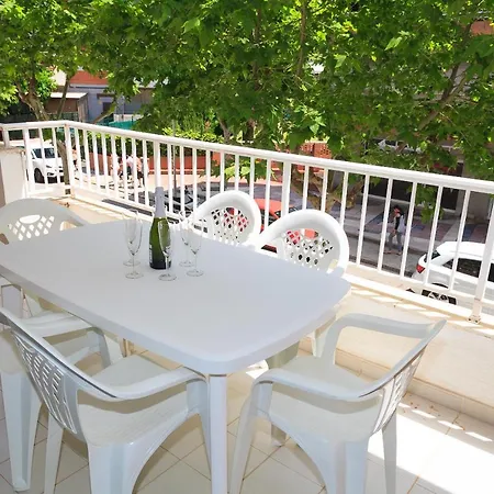 Uhc Berenguer Apartment *
